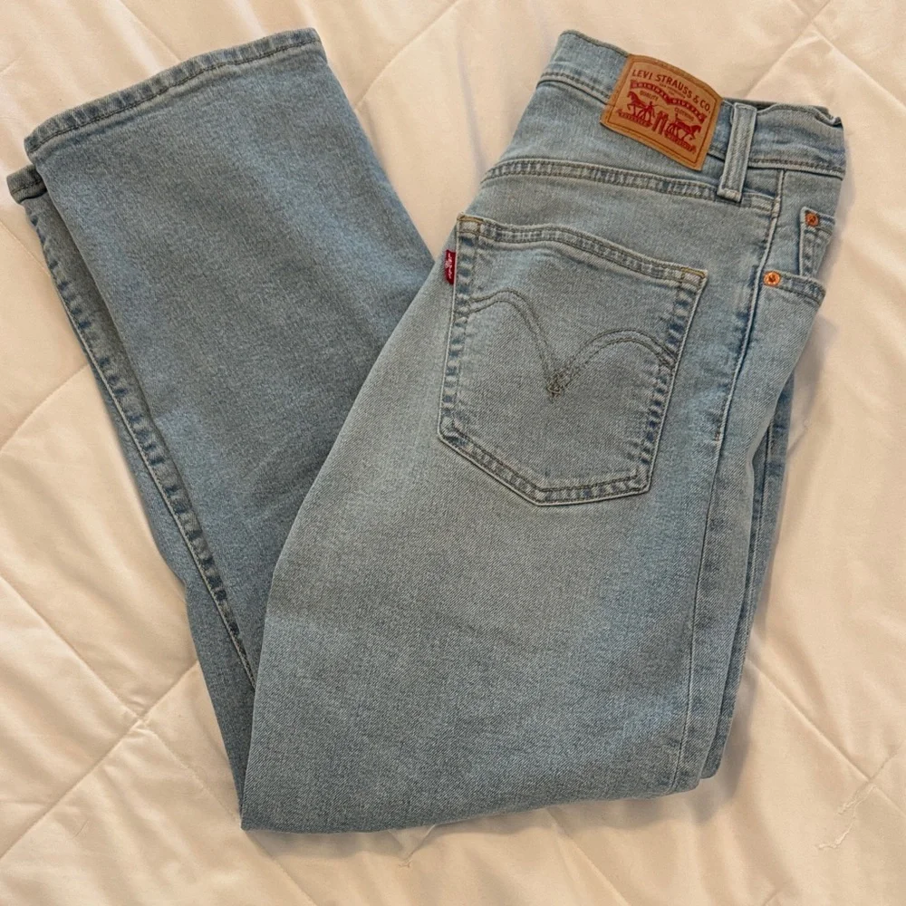 Levi's Ribcage Straight Ankle Jeans - Picture 4 of 8